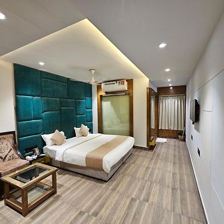 Hotel Mk Vivanta Гвалиор Экстерьер фото